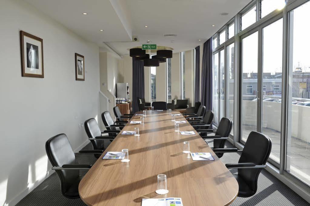 Holiday Inn Express Crewe, An Ihg Hotel Екстер'єр фото